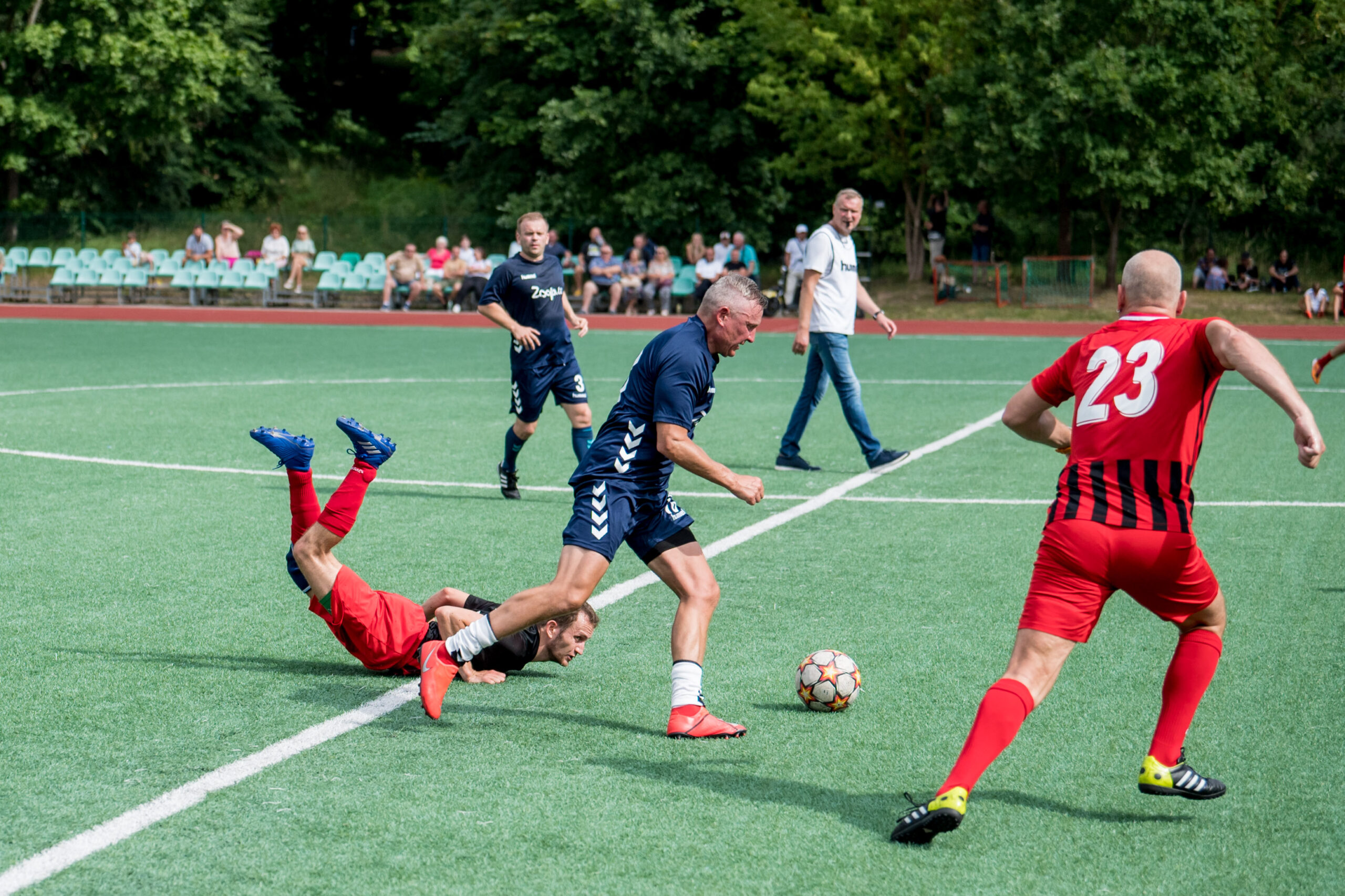 Panemunėje – tradicija tapusios futbolo rungtynės tarp kauniečių ir Vilniaus „Prelegentų“