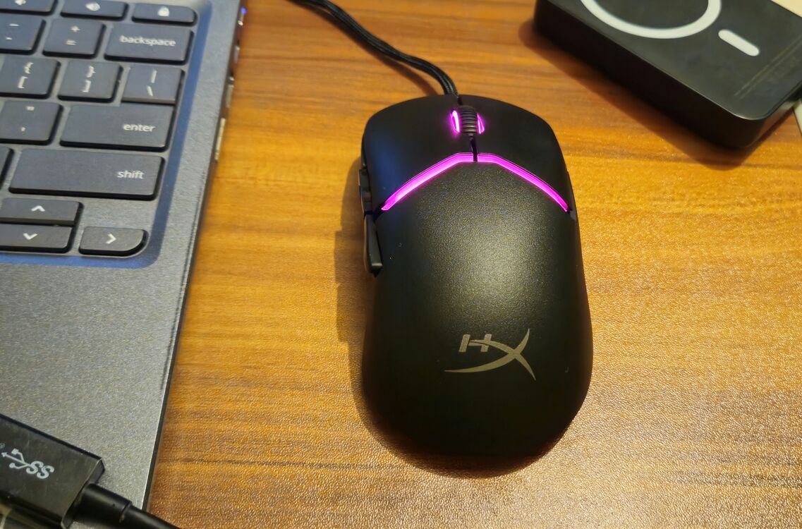 „HyperX Pulsefire Saga“ apžvalga: ši žaidimų pelė keičia formą
